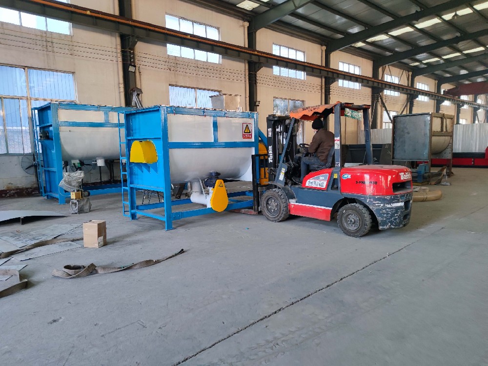 雙層U型桶體設計,內壁為全不銹鋼制造,不銹鋼臥式攪拌機